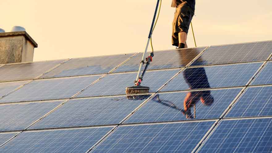 Cleaning Solar Panels: When to DIY and When to Hire a Professional