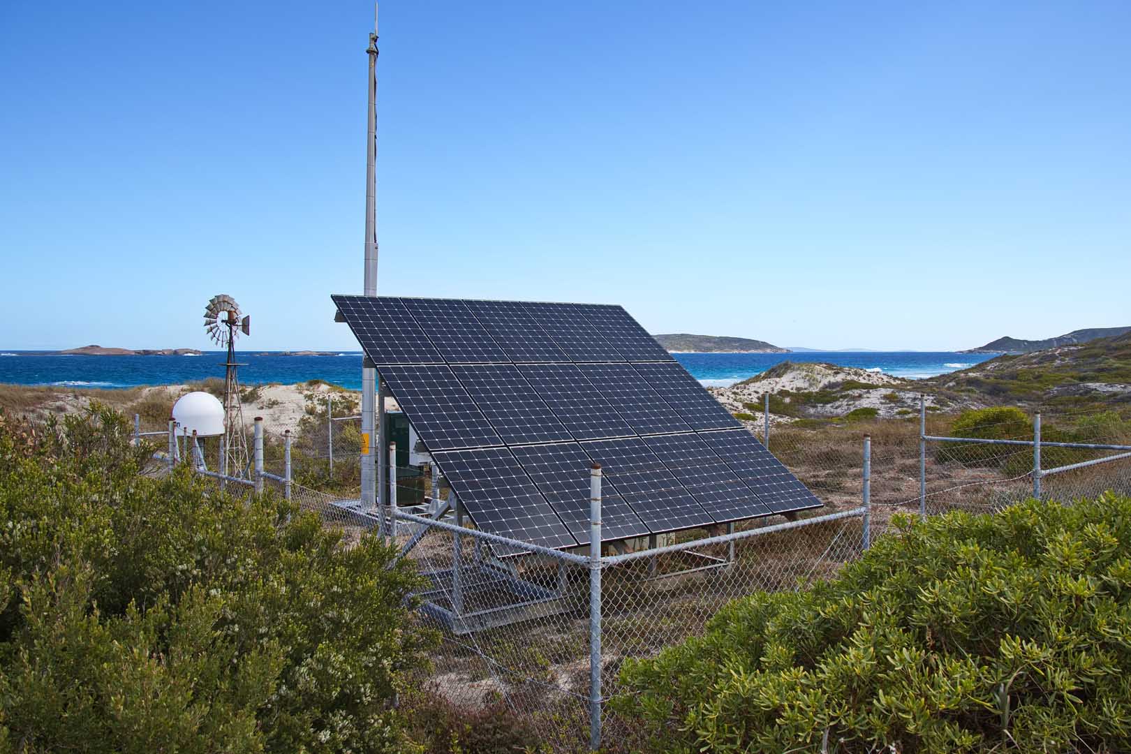 Solar,Panels,At,Picnic,Cove,On,Great,Ocean,Drive,At